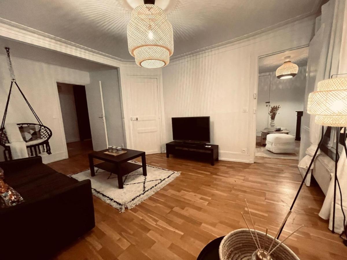 Chic Apartment On The Famous Shopping Rue Du Faubourg Saint-Honore Street Paris Exterior photo
